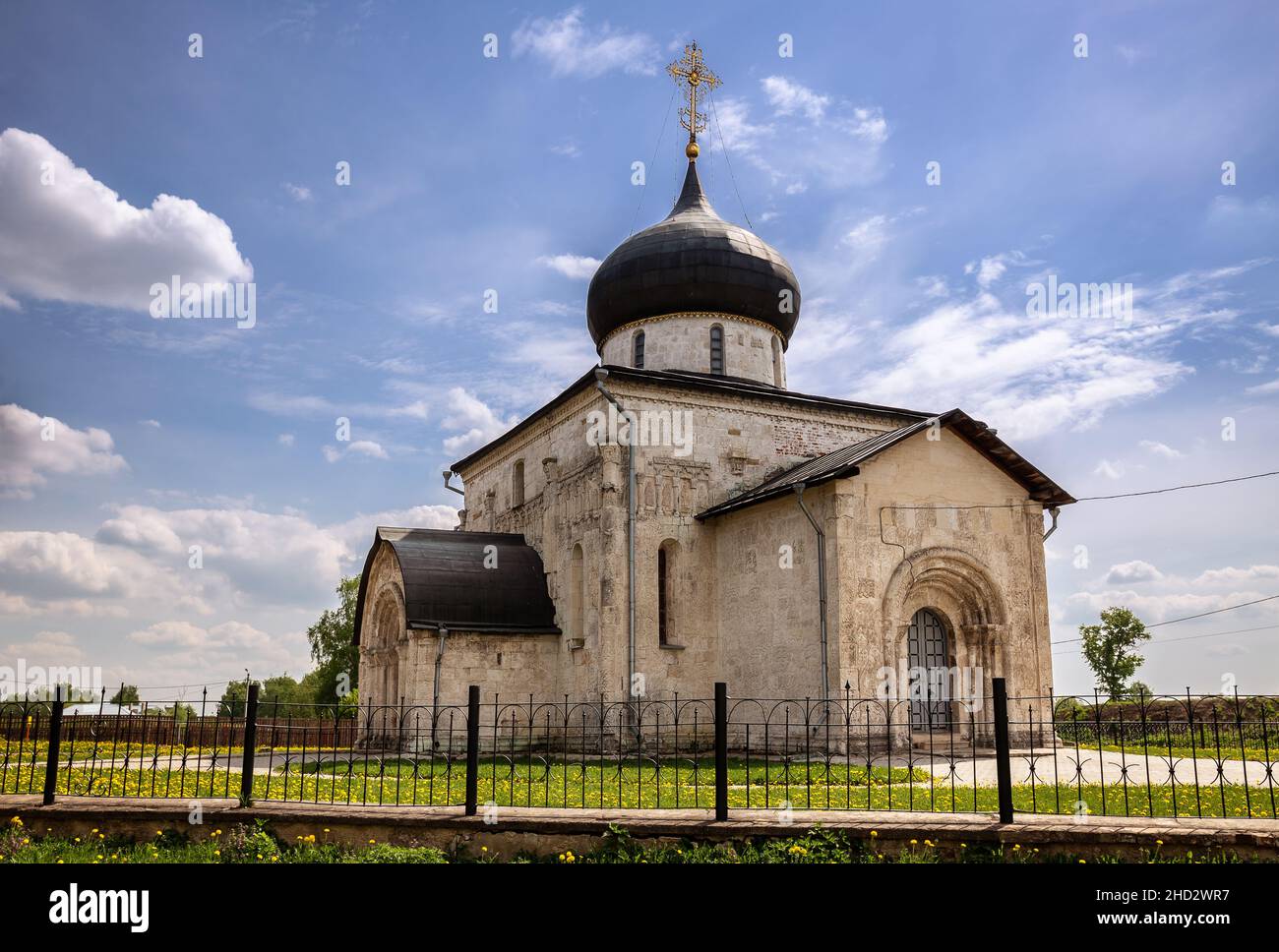 Antike, erbaut im Jahr 1230, Kathedrale von St. Georg der Sieger in der Stadt Jurjew-Polsky, Region Wladimir, Russland Stockfoto