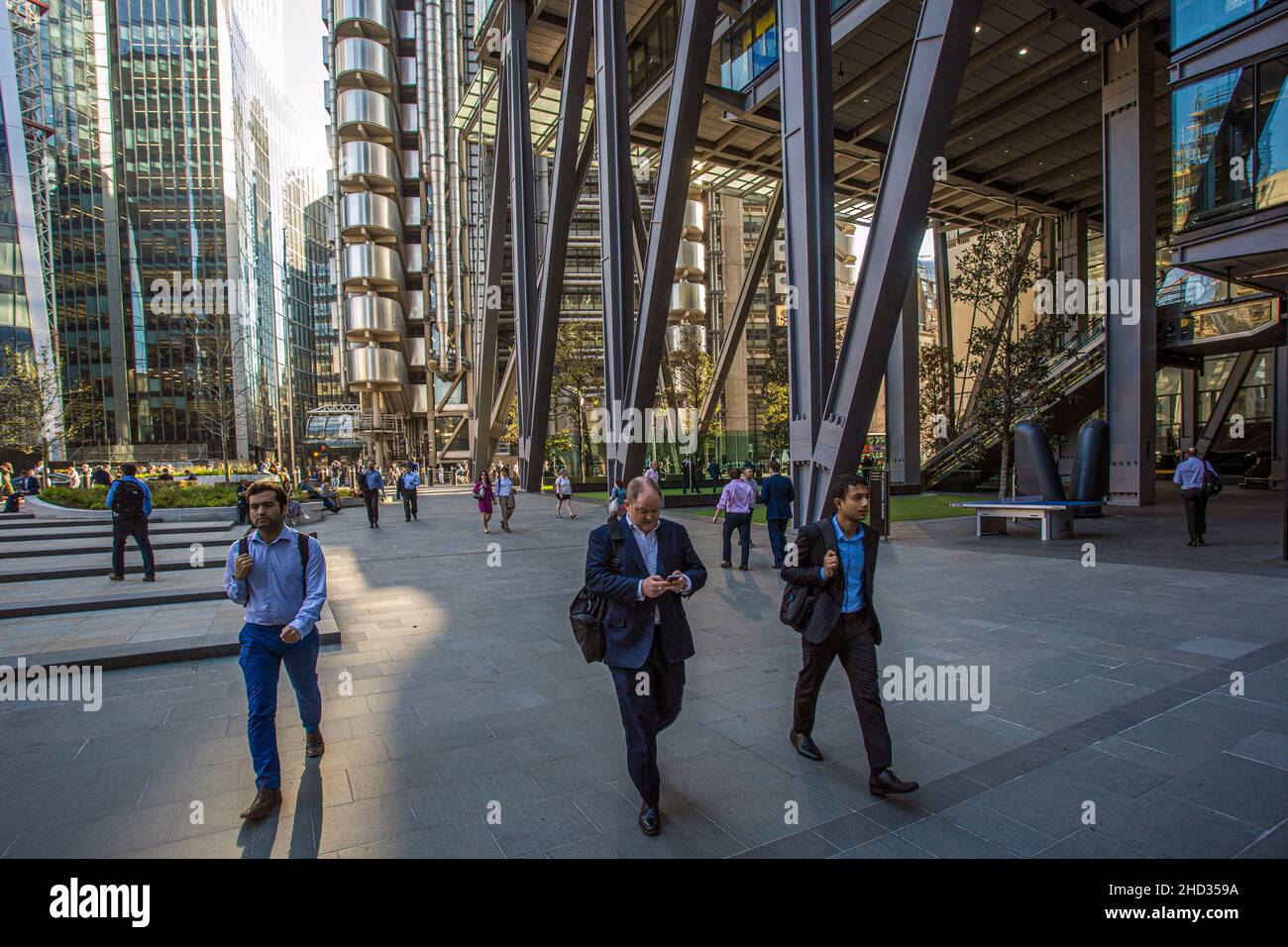 Großbritannien / England /London /City of London / The Leadenhall Building/ Arbeiter gehen zur Arbeit. Stockfoto