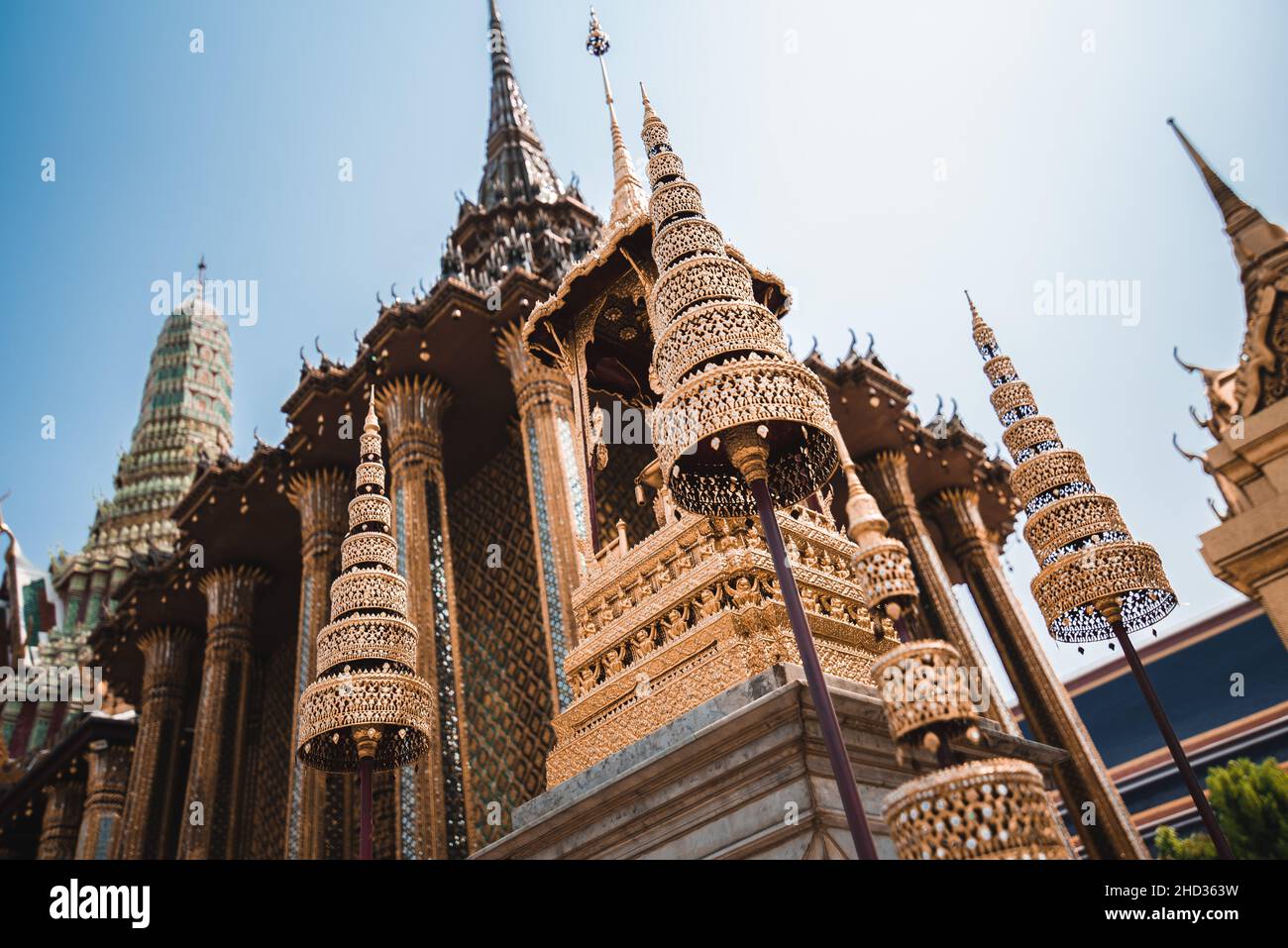 Blick auf den Wat Phra Si Rattana Satsadaram Tempel (Wat Phra Kaew) in Bangkok, Thailand Stockfoto