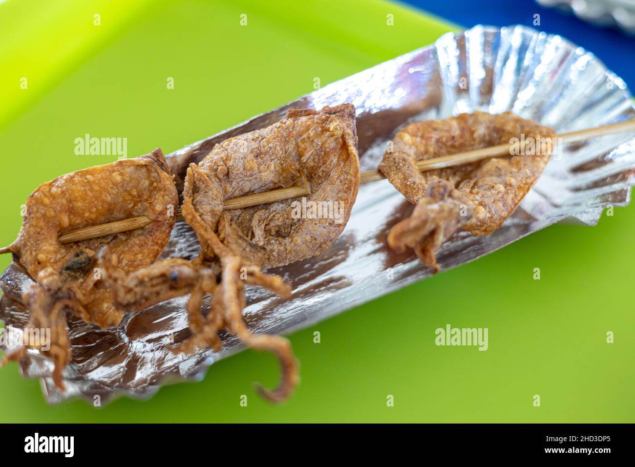 Beliebte philippinische Street Food Fried Squid Stockfoto