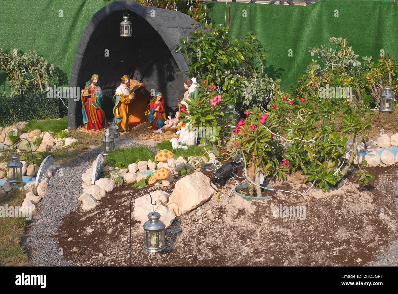 Weihnachtskrippe im Freien, die katholische Kathedrale unserer Lieben Frau von Arabien, Awali, Königreich Bahrain Stockfoto
