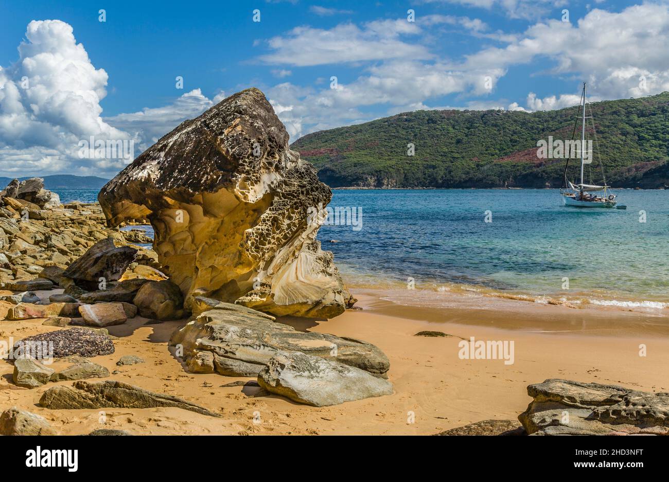 die yacht liegt in Maitland Bay, Bouddi National Park, Central Coast, New South Wales, Australien Stockfoto