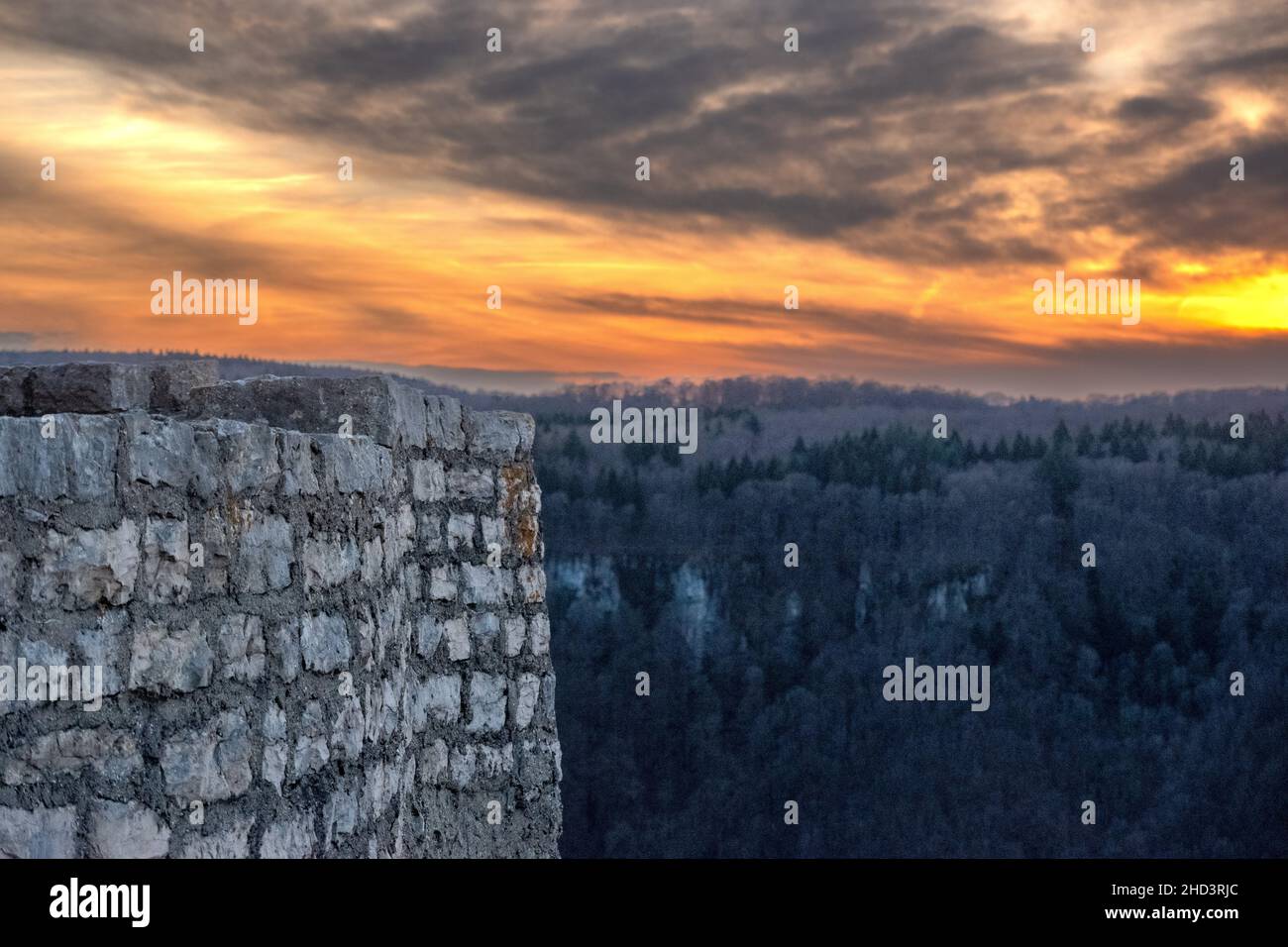 Sonnenuntergang auf Schloss Reussenstein im Winter 2022 Stockfoto
