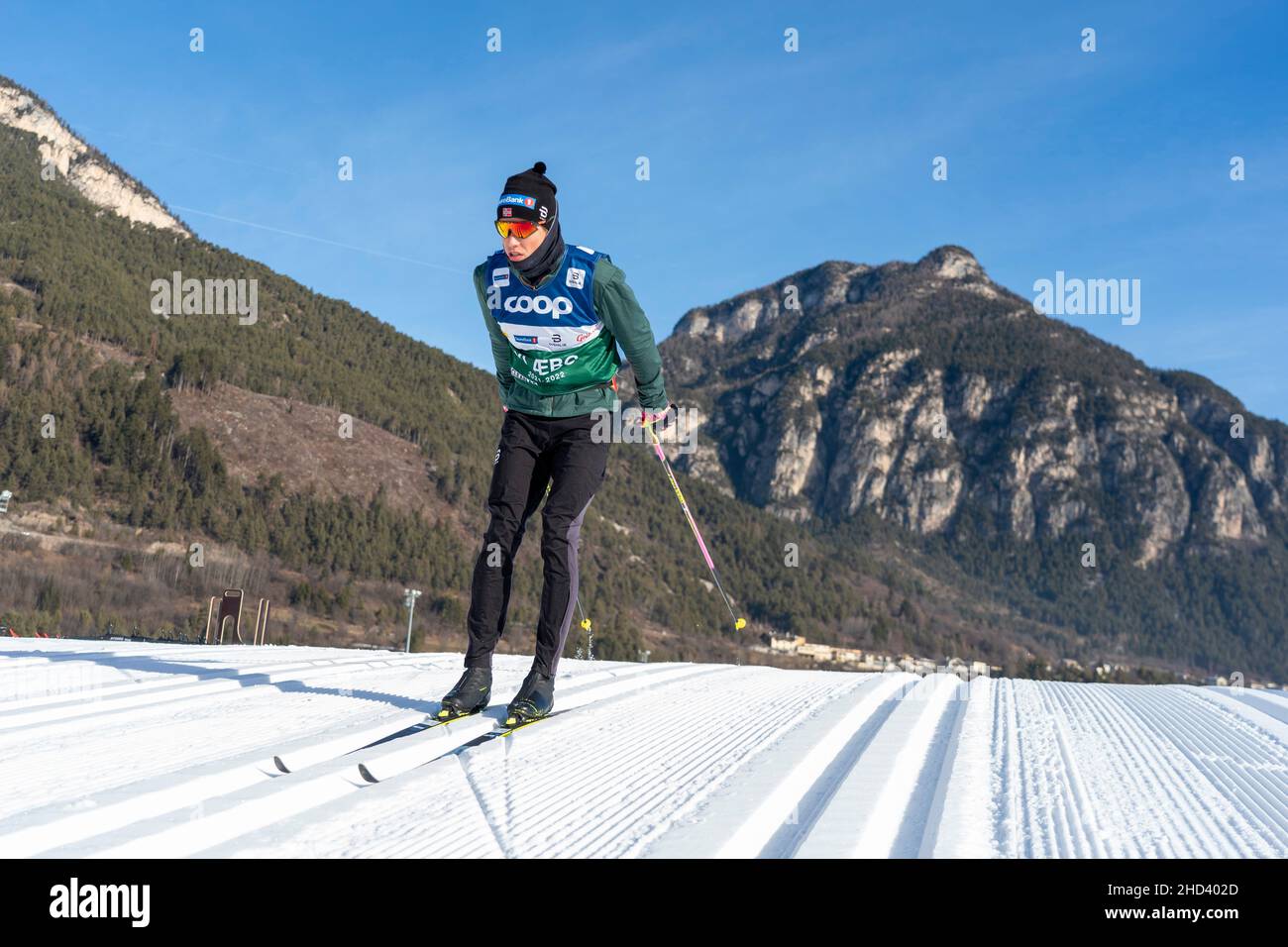 Tesero-See, Italien 20220102.Johannes Hoesflot Klaebo beim Training im Fleimstal vor den letzten beiden Etappen der Tour de Ski. Foto: Terje Pedersen / NTB Stockfoto
