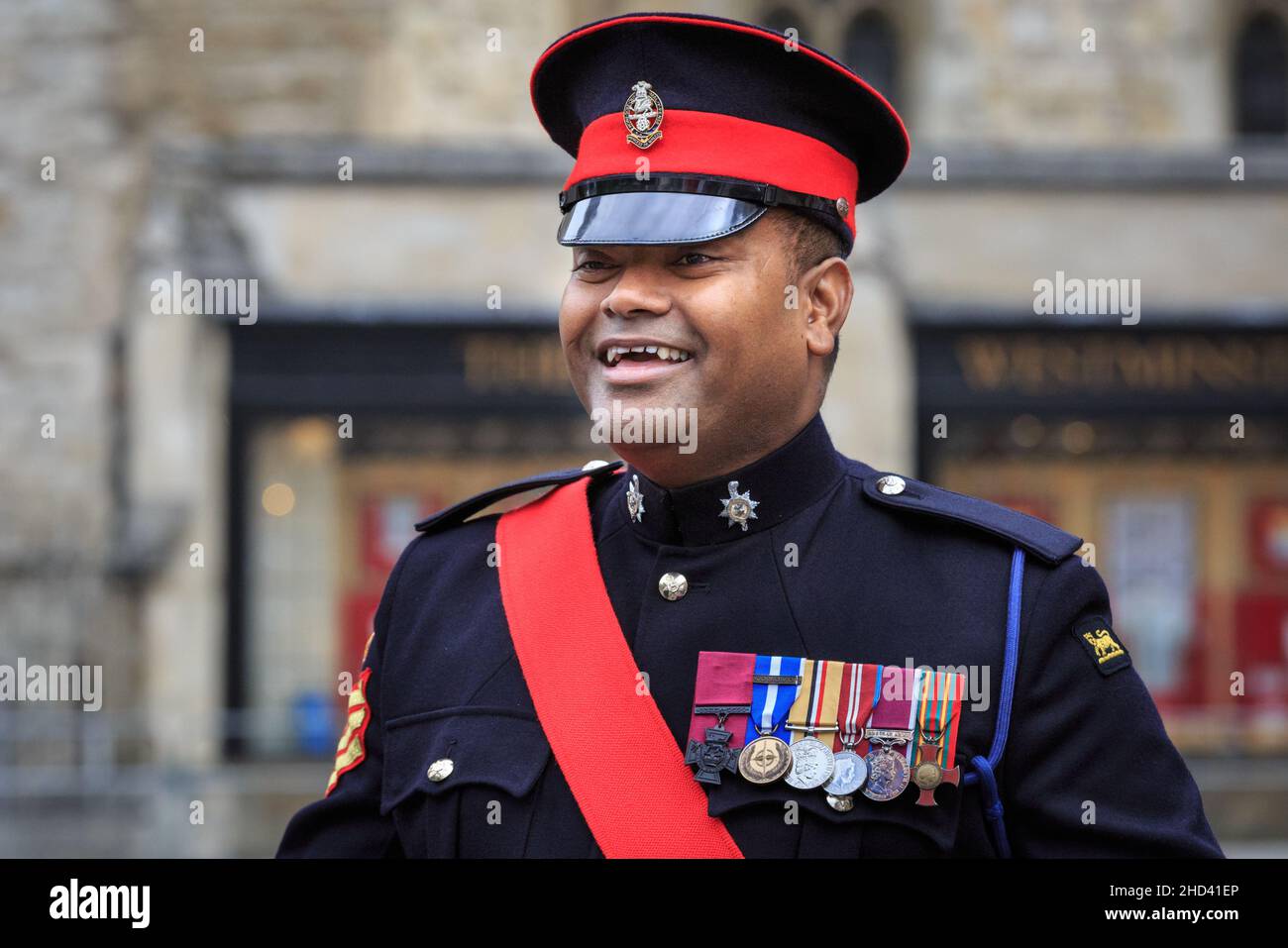 Color Sergeant Lance Corporal Johnson Gideon Beharry VC bei Westminster Abbey in London, England, Vereinigtes Königreich Stockfoto