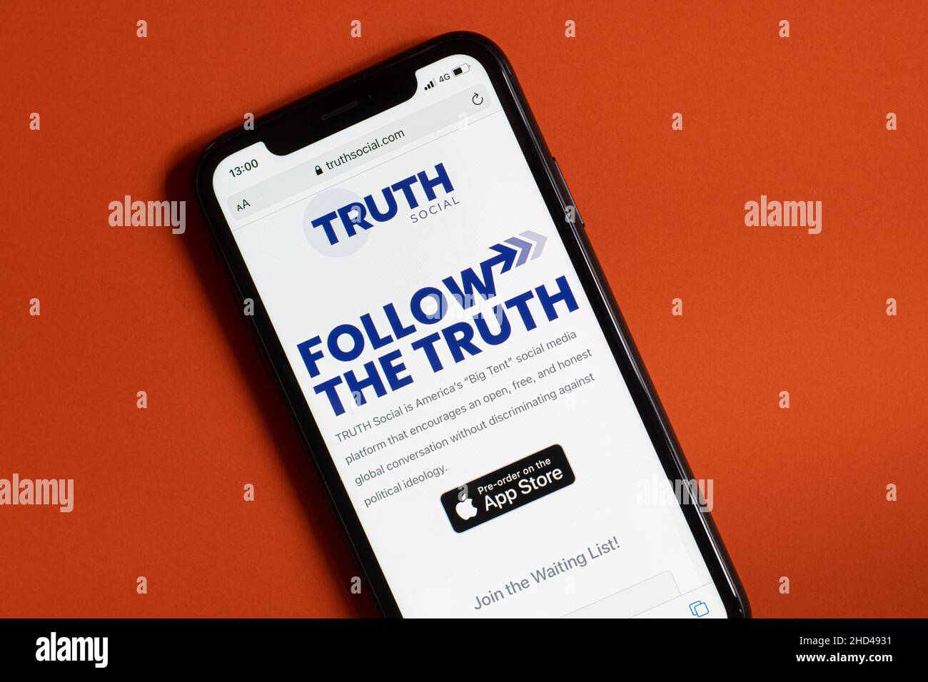 Mailand, Italien - 3. Januar 2022: Truth Social App von Trump Media & Technology Group Webseite auf einem Smartphone. Stockfoto