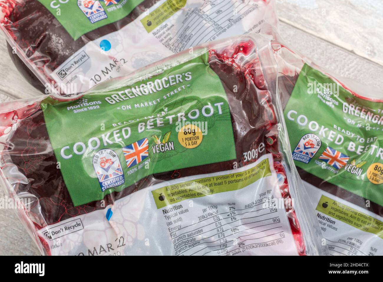 Morrisons eigenes Etikett, in Plastik verpackt, kochte ganze Rote Bete