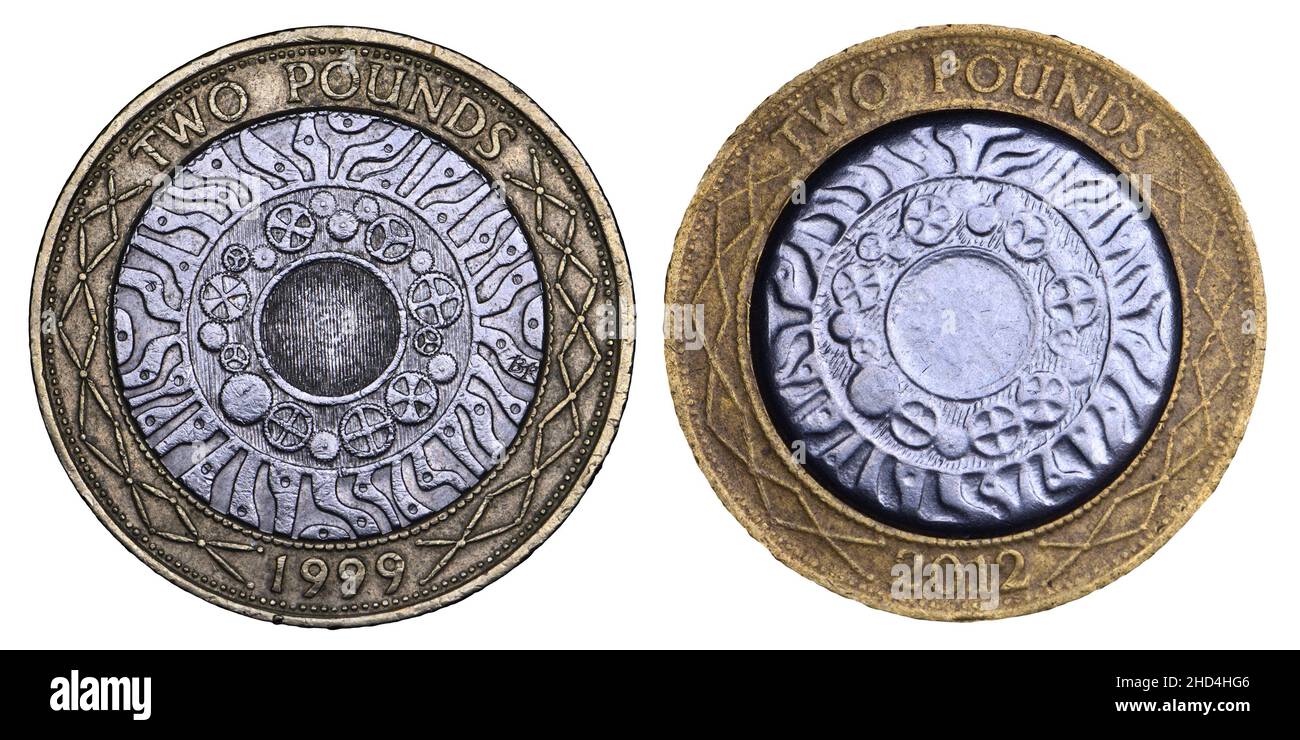 Britische Bimetallmünze £2. Echt (links) und Fälschung (rechts), was den Mangel an Details in der Fälschung zeigt. Stockfoto