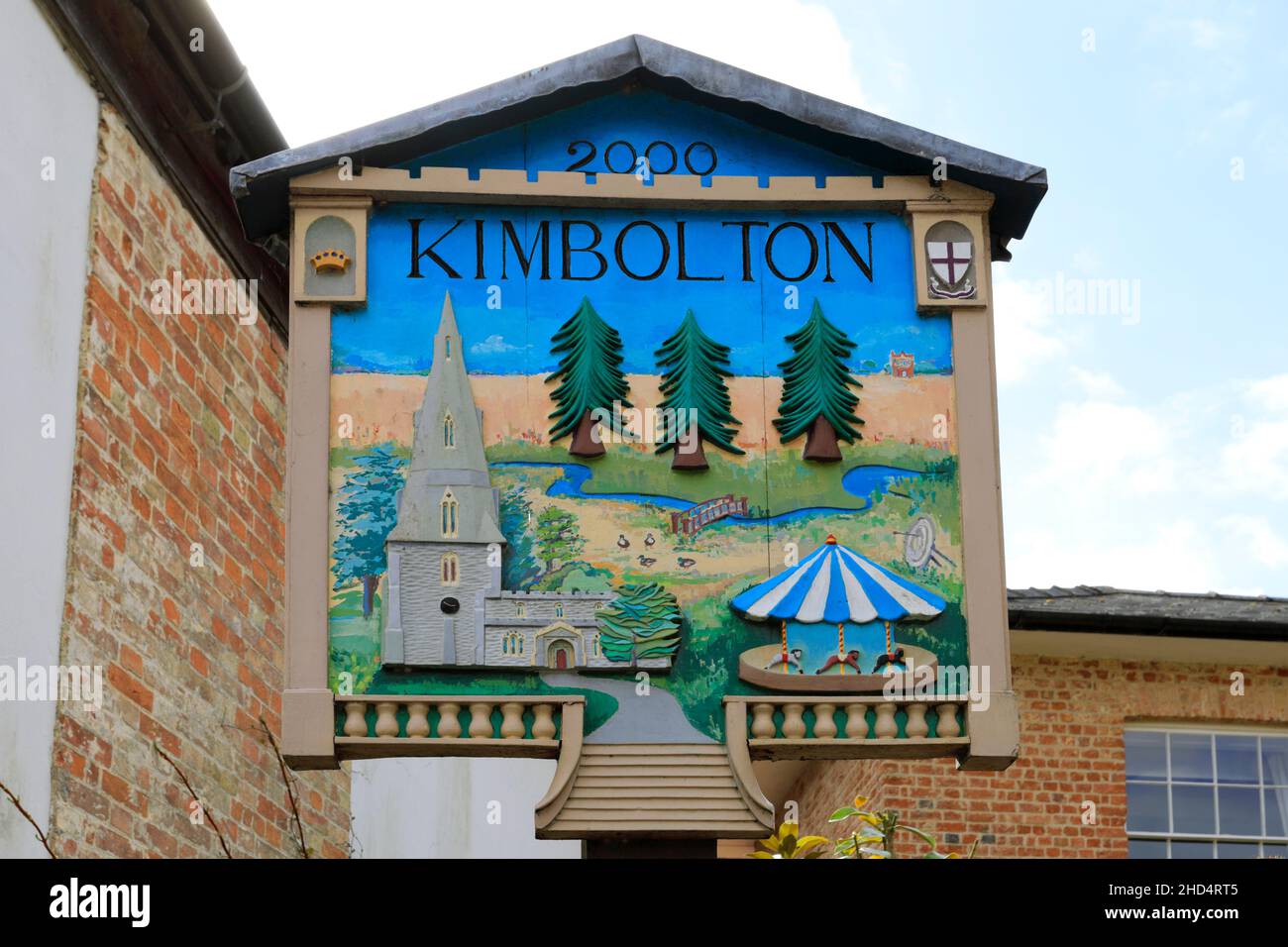 Das Dorfschild, High Street, Kimbolton Village, Cambridgeshire; England, VEREINIGTES KÖNIGREICH Stockfoto