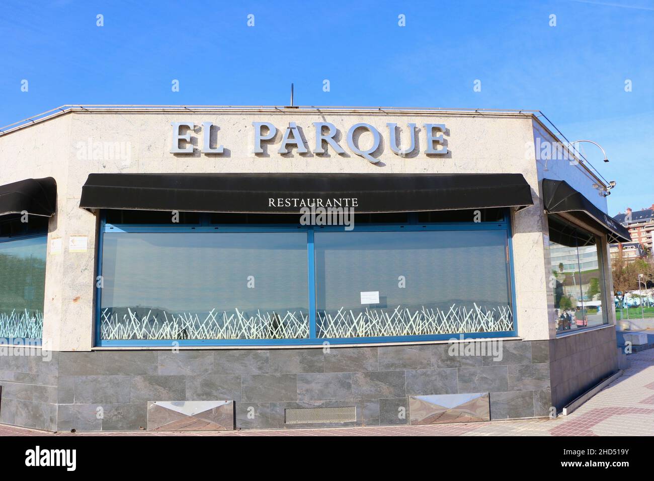 El Parque de Trueba Restaurant neben dem Strand Sardinero Santander Kantabrien Spanien Stockfoto