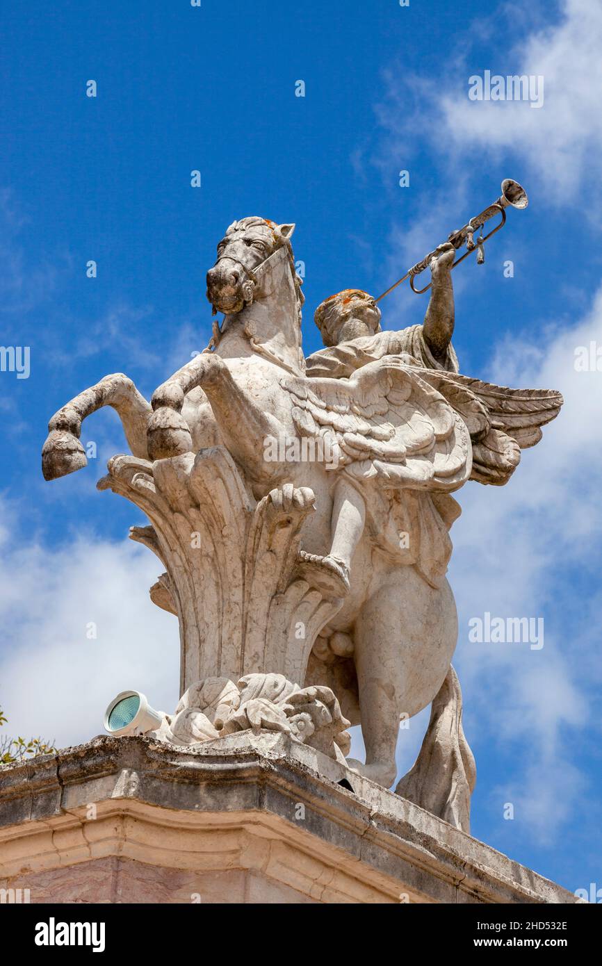 Statue von Pheme in den Gärten, Palacio de Queluz, Lissabon, Portugal, Süd-West-Europa Stockfoto