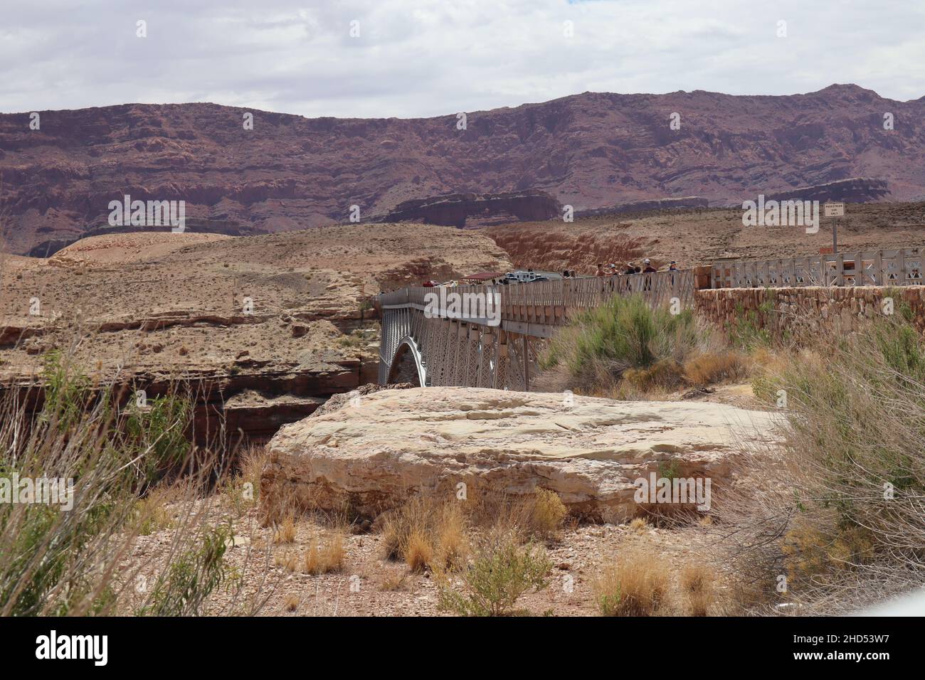 Blick auf die historische Navajo Bridge über dem Colorado River in der Nähe des Grand Canyon, Arizona, USA Stockfoto