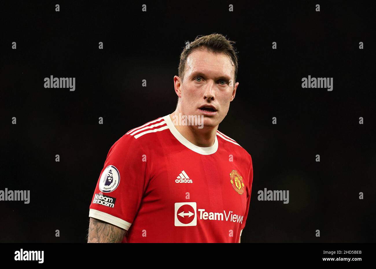 Phil Jones von Manchester United reagiert während des Spiels in der Premier League in Old Trafford, Manchester. Bilddatum: Montag, 3. Januar 2022. Stockfoto