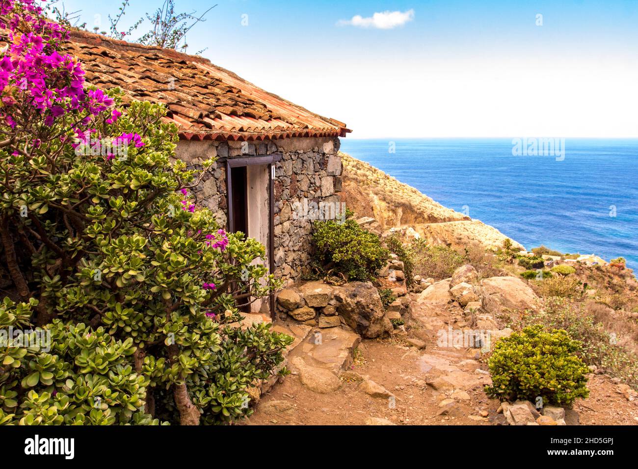 Schöne alte Hütte in den Anaga Mountains. Teneriffa, Kanarische Inseln, Spanien Stockfoto