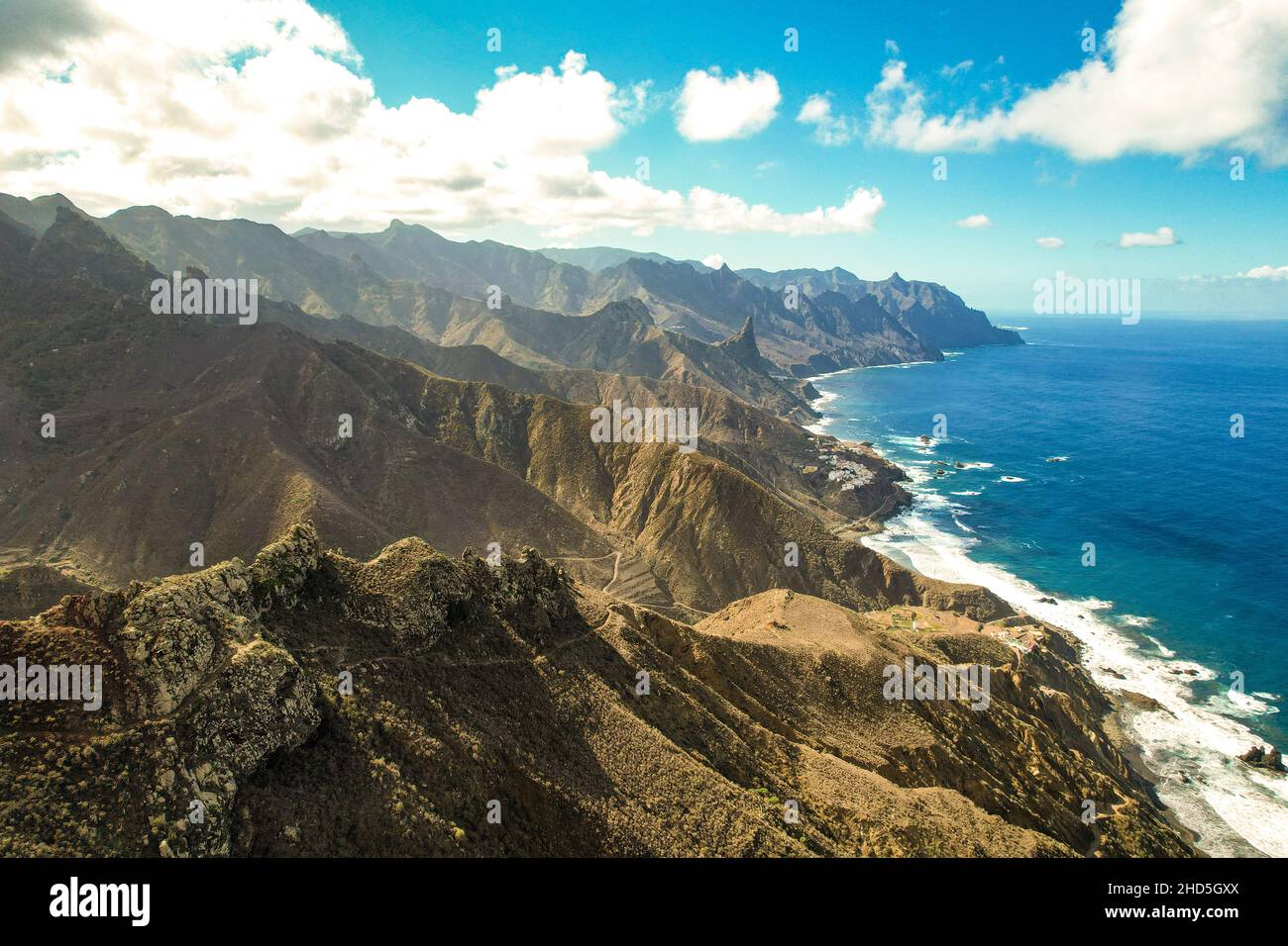 Ein schöner Blick auf den Benijo Beach in den Anaga Mountains. Teneriffa, Kanarische Inseln, Spanien Stockfoto