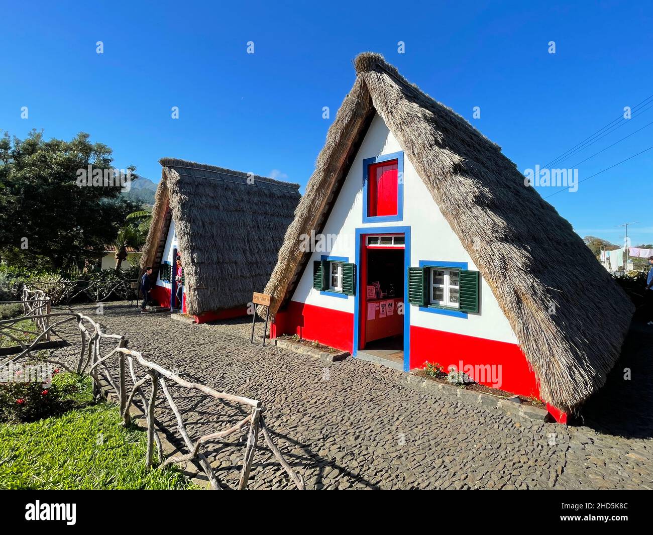 SANTANA, Madeira. Traditionelle A-Rahmen-Hütten. Foto: Tony Gale Stockfoto