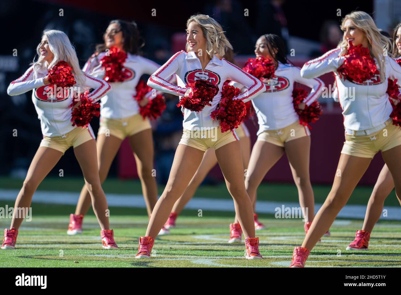 San Francisco 49ers Goldrush treten während einer Auszeit im ersten Quartal gegen die Houston Texans in Santa Clara, Kalifornien, Sonntag Januar auf Stockfoto