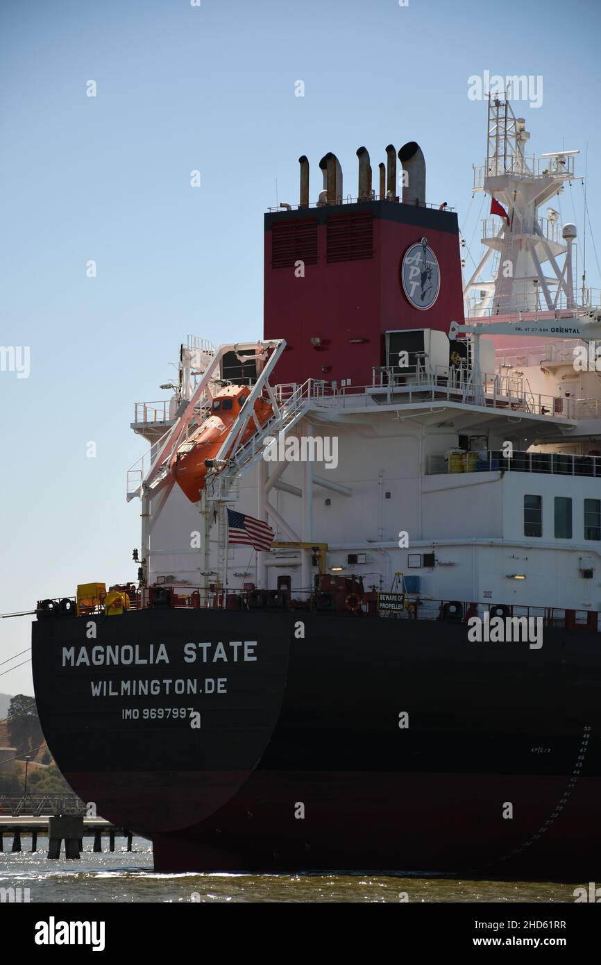 Bulk Frachter Magnolia State wird auf Martinez geladen. Kommerzielle Fracht- und Containerschiffe in San Francisco und San Pablo Bay, Kalifornien Stockfoto