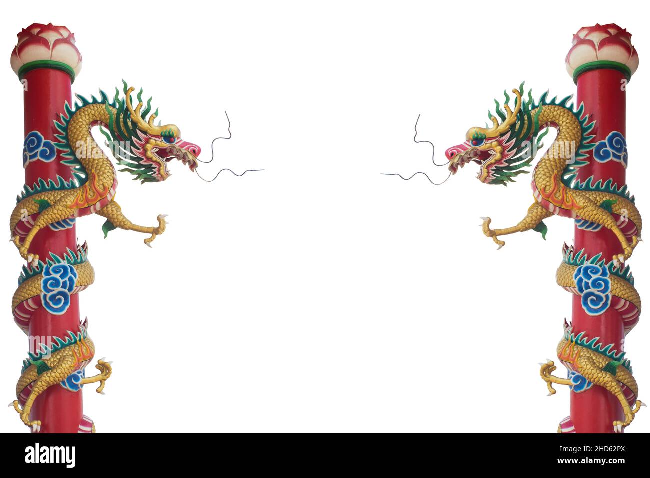 Chinesische Drachen Skulptur Statue tausend Säule Lotus isoliert auf weißem Hintergrund. Statue des chinesischen Drachen im Kloster. Chinesischer Drache ist ein Symbol Stockfoto
