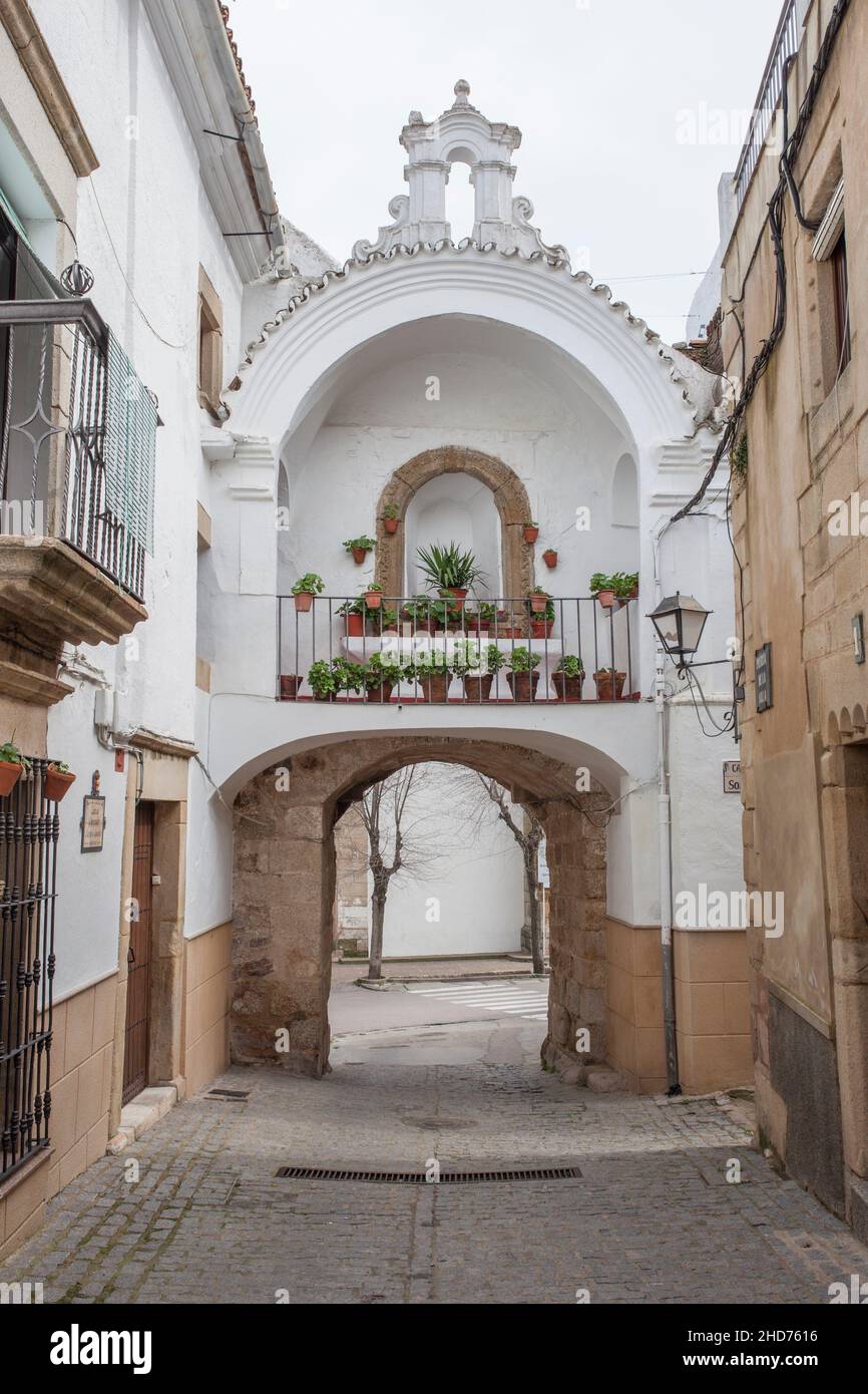 Innenbogen Villa Gate, Alburquerque, Extremadura, Spanien. Mittelalterliches Viertel. Stockfoto