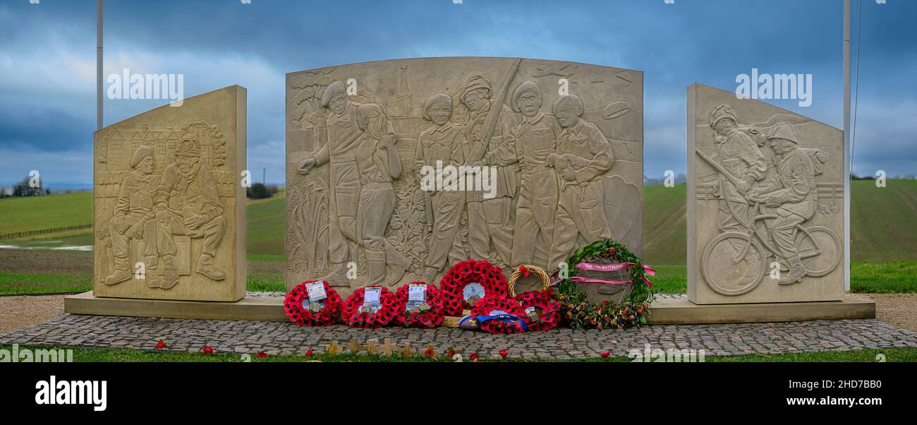 Burrough on the Hill, Melton Mowbray, Leicestershire, Großbritannien. Ein Denkmal für das 10th Bataillon, Fallschirmjäger-Regiment, das in der Gegend lebte, bevor es mit dem Fallschirm in die Schlacht von Arnhem abrutschte Stockfoto