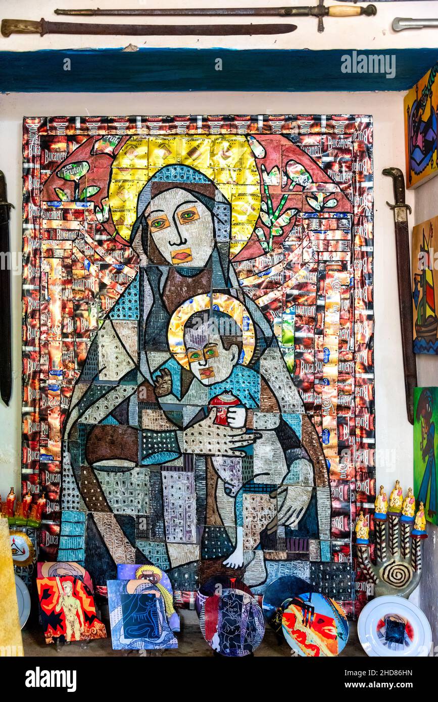 Die Kunst der Jungfrau Maria. Sammlung von antiken Objekten im Haus der berühmten kubanischen Künstlerin und Malerin Ileana SanchezJan. 4, 2022 Stockfoto