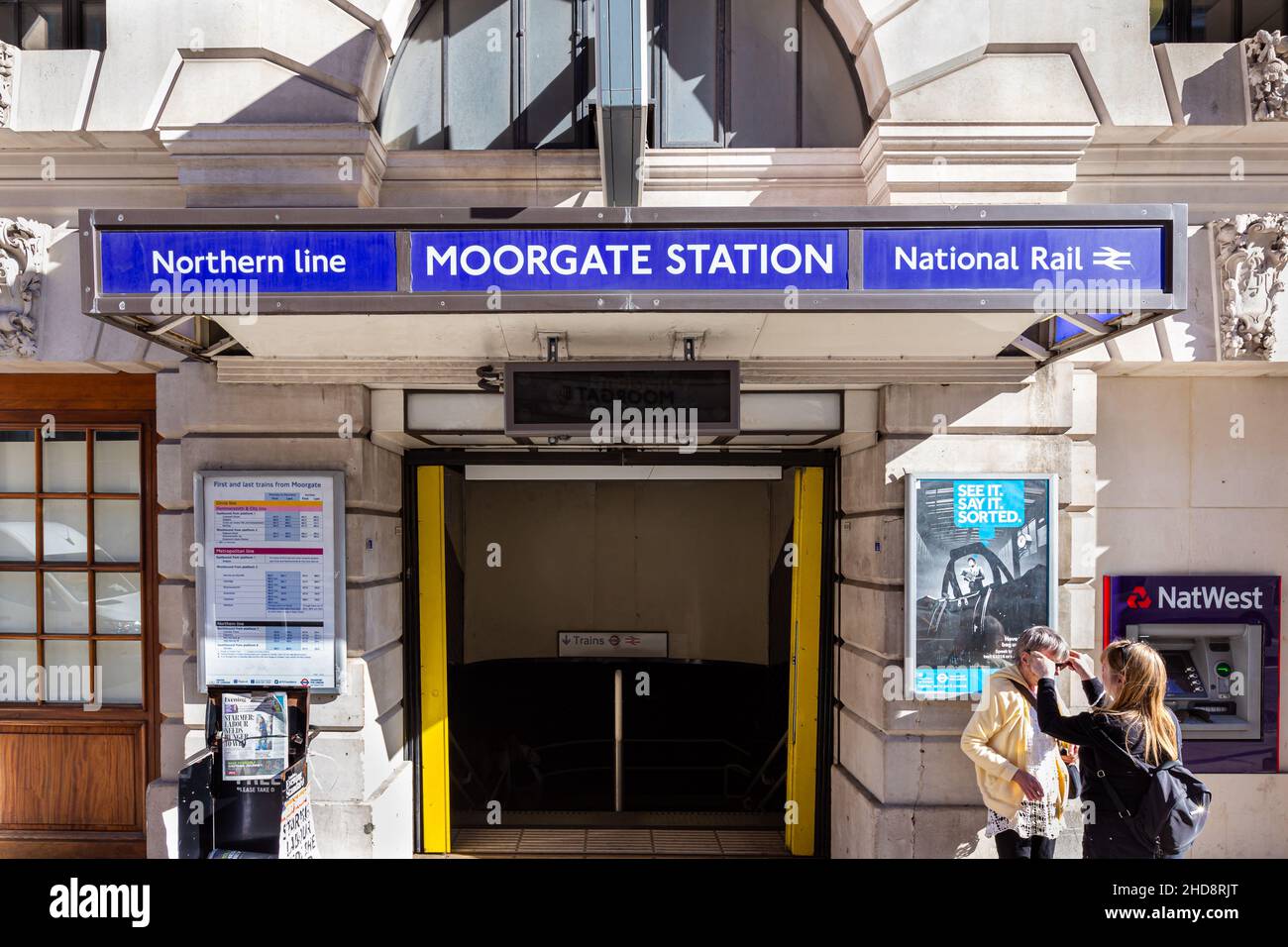 Eingang zur U-Bahnstation Moorgate Stockfoto