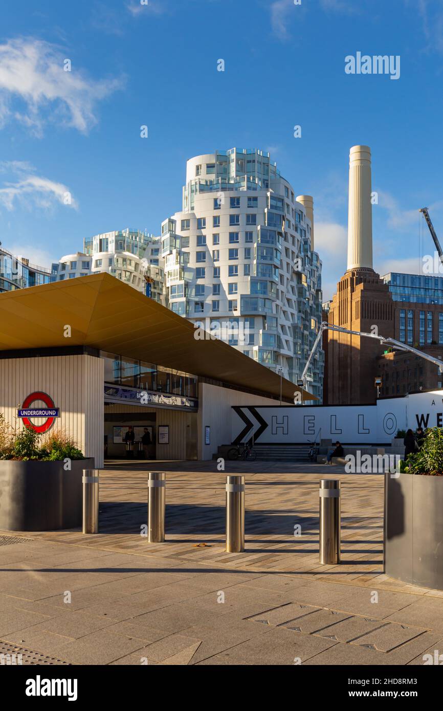 Eintritt zur Battersea Station neben dem Battersea Power Station Stockfoto