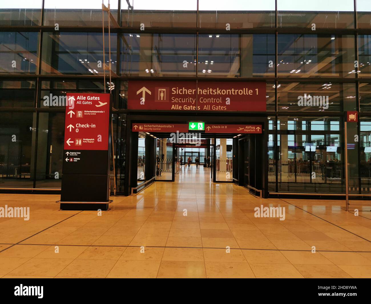 Der Flughafen Berlin Brandenburg „Willy Brandt“ (IATA: Ber, ICAO: EDDB ...