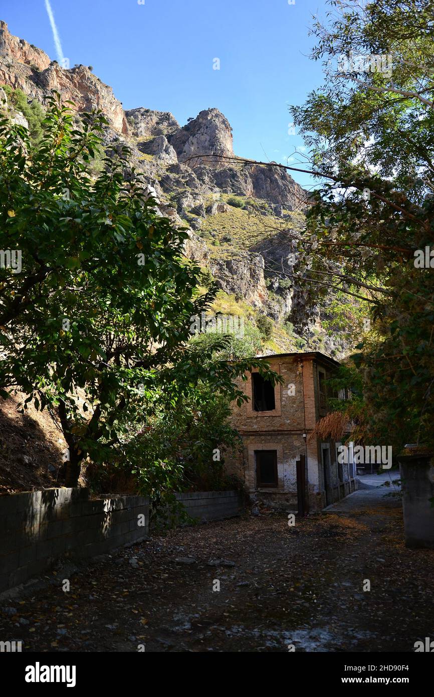 Gebäude im Zentrum von La Vega in Cahorros de Monachil Stockfoto