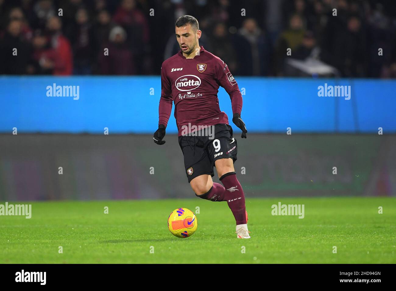 SALERNO, ITALIEN - NOVEMBER 30: Federico Bonazzoli von Salernitana während der Serie Ein Spiel zwischen US Salernitana und Juventus im Stadio Arechi auf Novembe Stockfoto