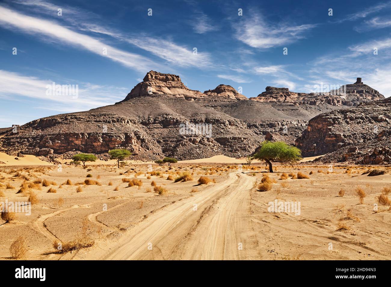 Straße in der Sahara-Wüste, Algerien Stockfoto