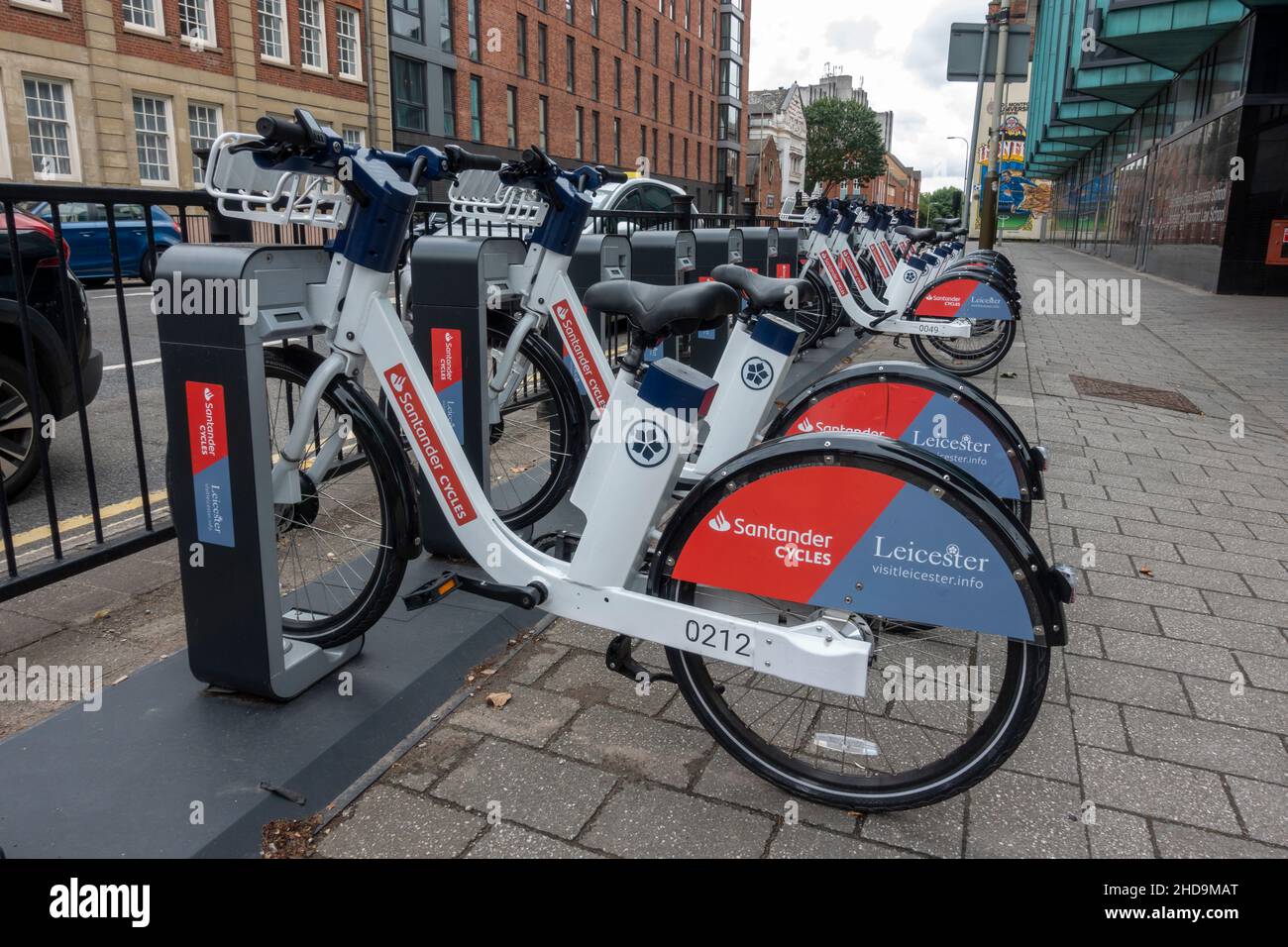 Santander Cycles E-Bike-Parkstation in Leicester, Leicestershire, Großbritannien. Stockfoto