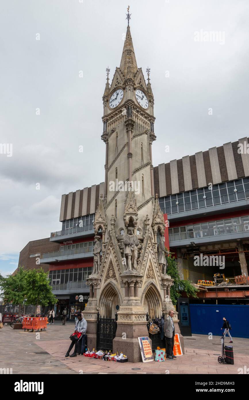 Der Haymarket Memorial Clock Tower (erbaut 1868) in Leicester, Leicestershire, Großbritannien. Stockfoto