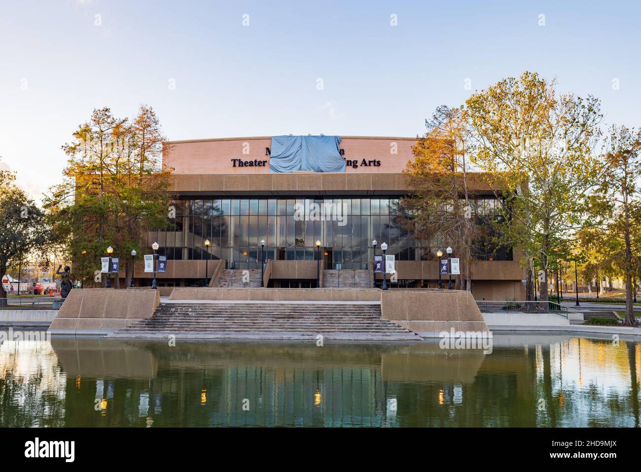 Louisiana, 24 2021. DEZEMBER - Nachmittagsansicht des Mahalia Jackson Theatre for the Performing Arts im Louis Armstrong Park Stockfoto