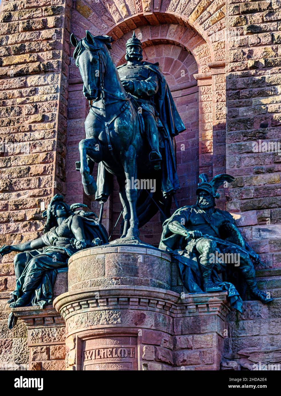 Blick auf die Statue von Kaiser-Wilhelm-I. auf das Kyffhäuser-Denkmal im Landkreis Thüringen Stockfoto