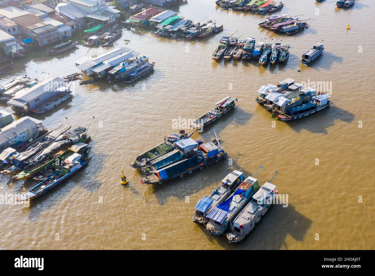Der schwimmende Markt von Cai Rang ist leer von Touristen und Verkäufer und Käufer werden während der Pandemie von Covid-19 deutlich reduziert Stockfoto