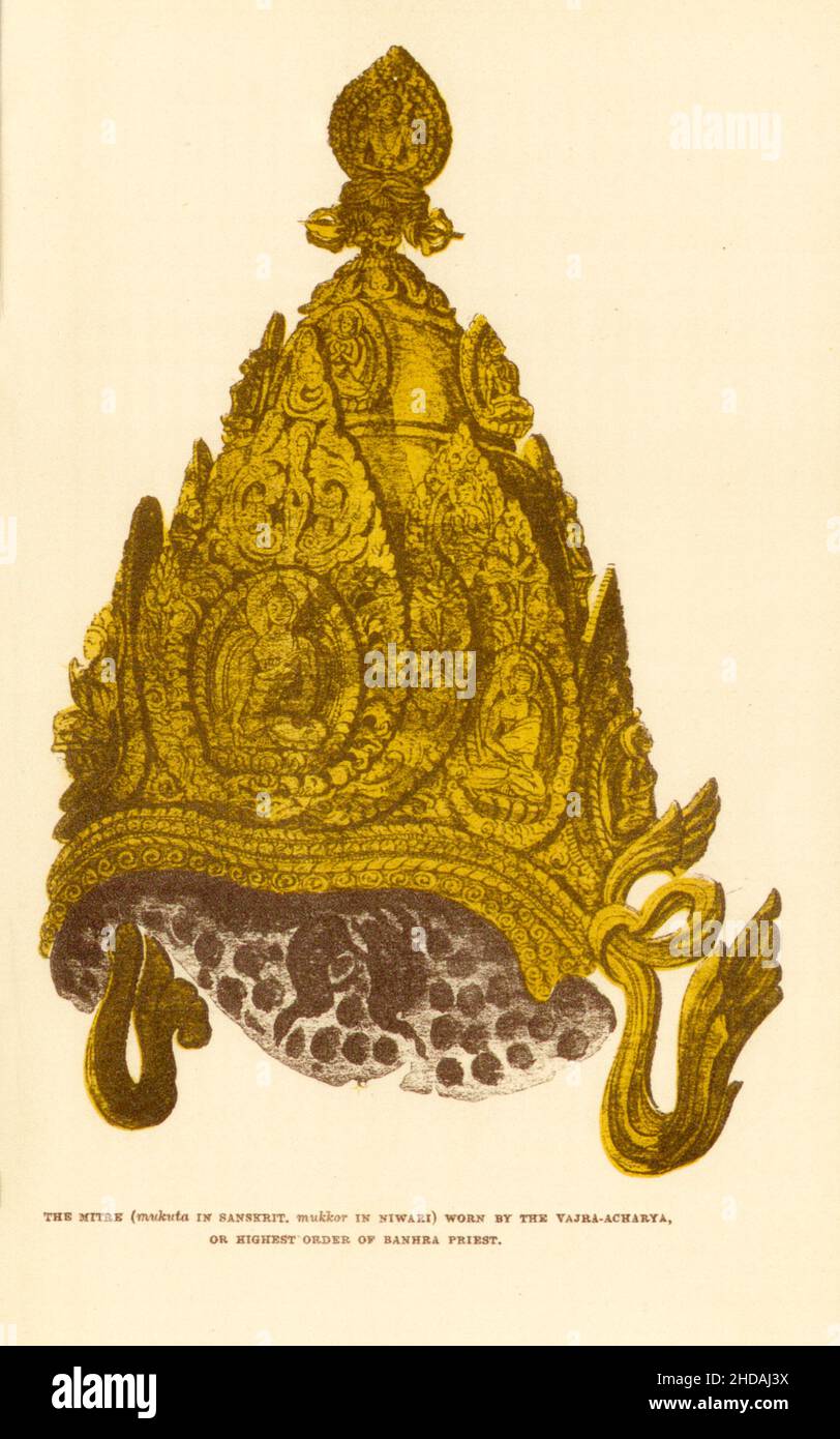 Antike Lithographie aus dem 19th. Jahrhundert in Nepal: Der Mitre (mukuta in Sanskrit, mukkor in Niwari), getragen vom Vajra-Acharya, dem höchsten Orden der Banhra-Pries Stockfoto