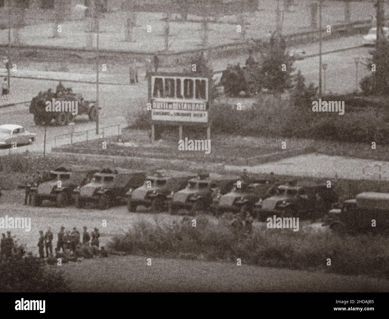 Berliner Krise von 1961. Die Serie der archivel-Fotos zeigt das Reiseverbot zwischen Ost- und West-Berlin im August 1961 und den Bau von Barrikaden Stockfoto