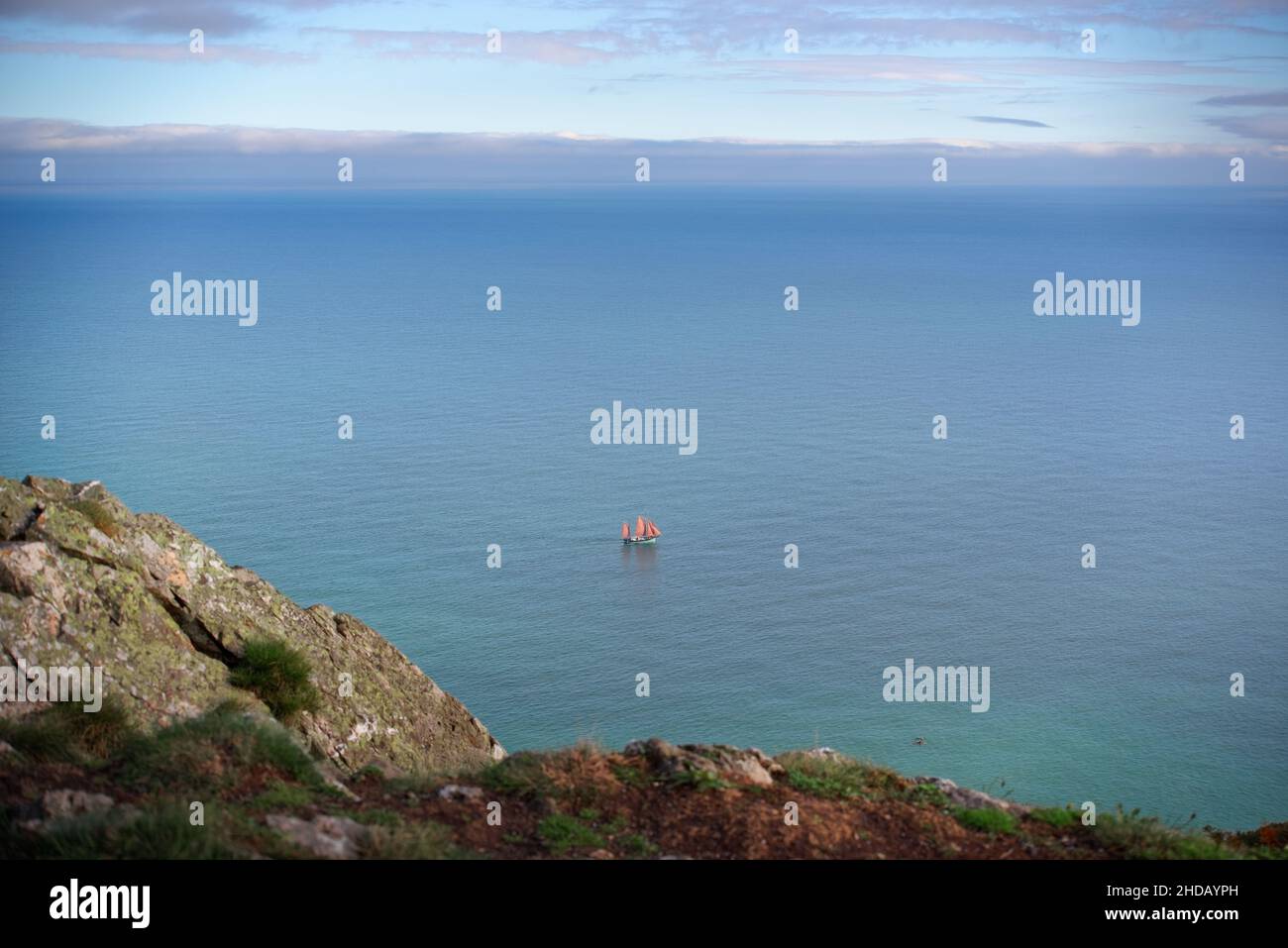 Meereslandschaft der ruhigen Irischen See Stockfoto