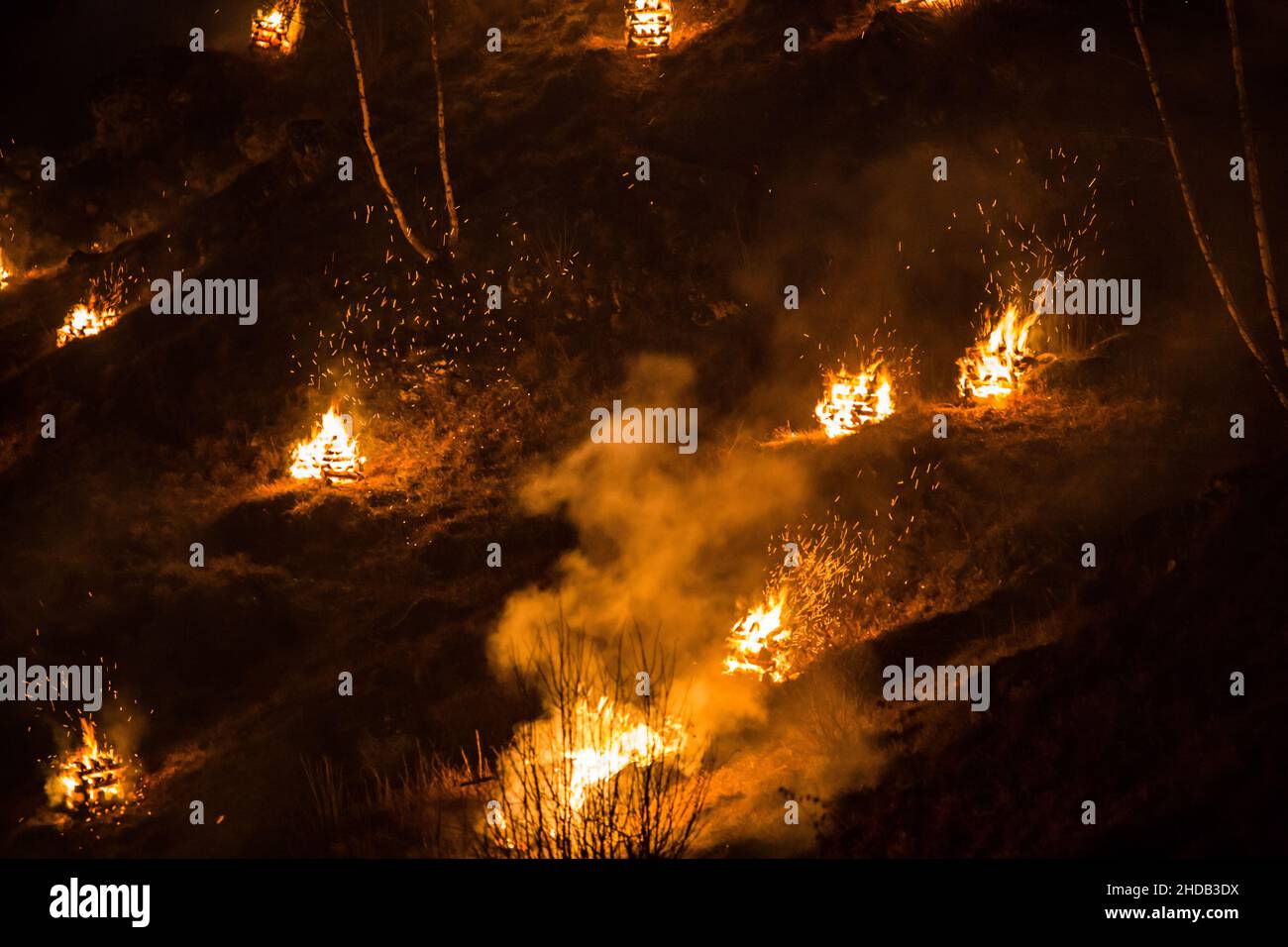 Lichterfest Pottenstein Feuer am Berg Stockfoto