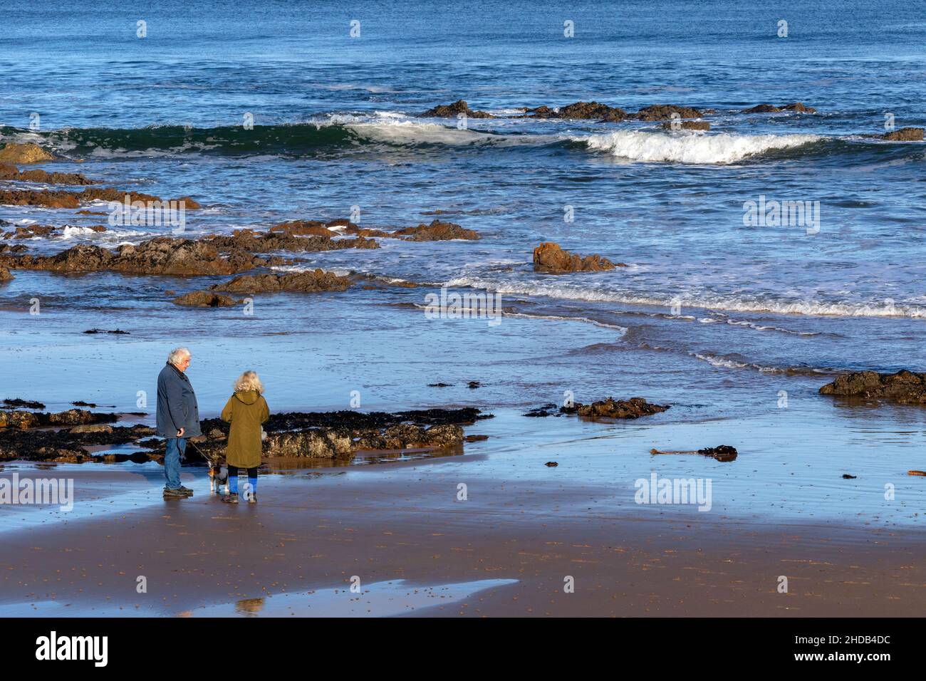 Der Strand am Küstenort Cullen in Moray, Schottland. Stockfoto