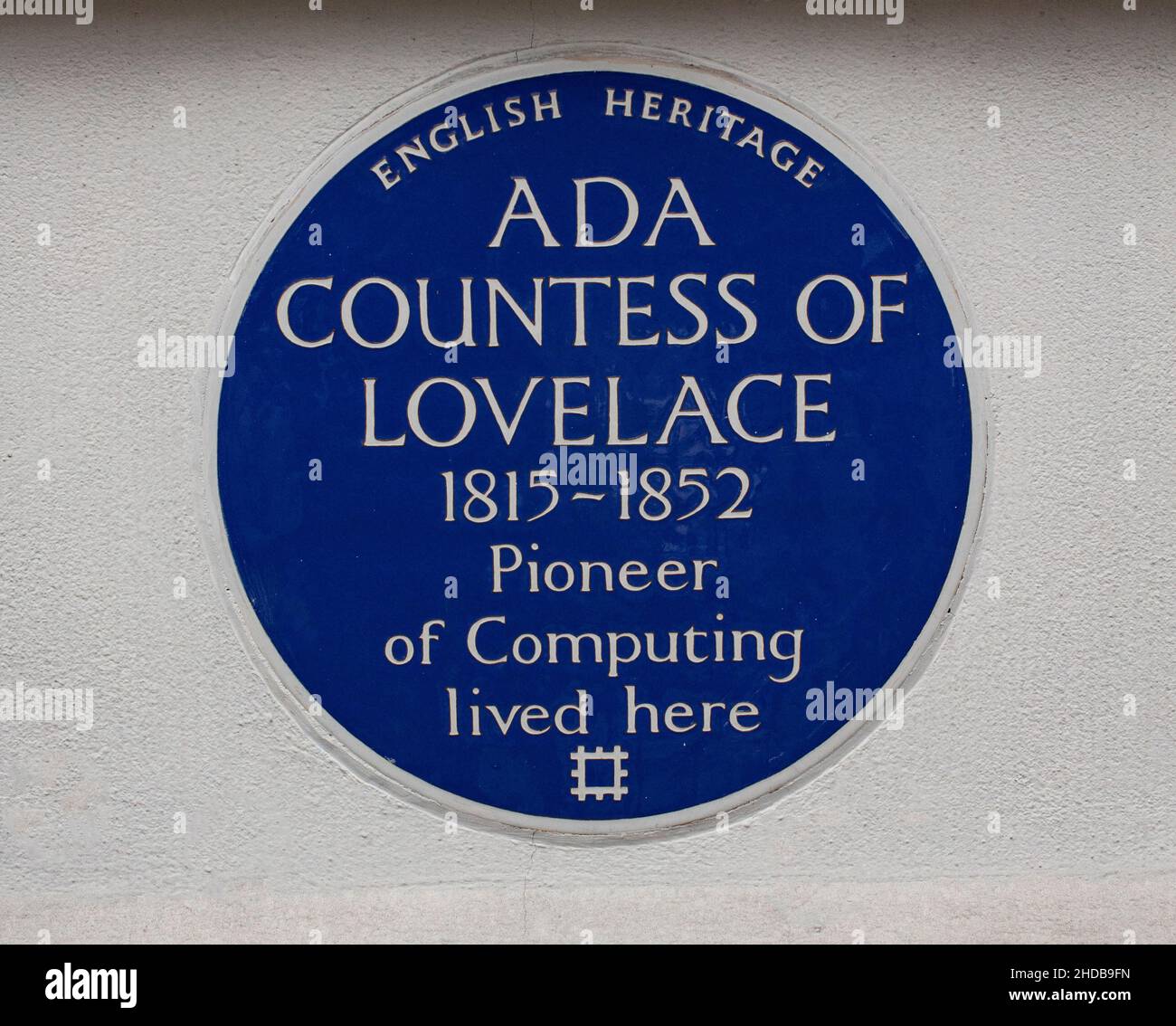 Englisches Erbe Blaue Plakette für Augusta Ada Byron, Gräfin von Lovelace (1815-1852), Mathematikerin und Computerpionierin, 12 St. James Square, London Stockfoto