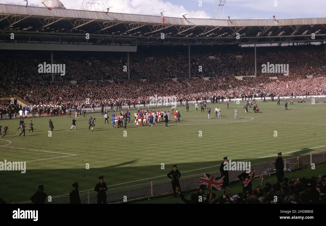 WM-Finale 1966 Fan Amateur Fotos von den Ständen 30th. Juli 1966 Finale England gegen Westdeutschland die Szene am Ende des Finales, als England die WM gewinnt. Foto von Tony Henshaw Archive Stockfoto