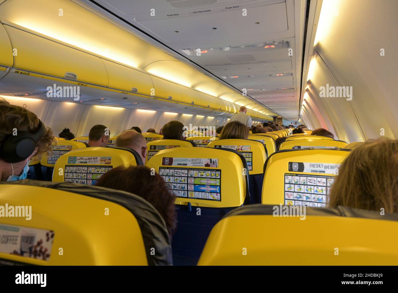 Ryanair Flugzeug innen Stockfoto