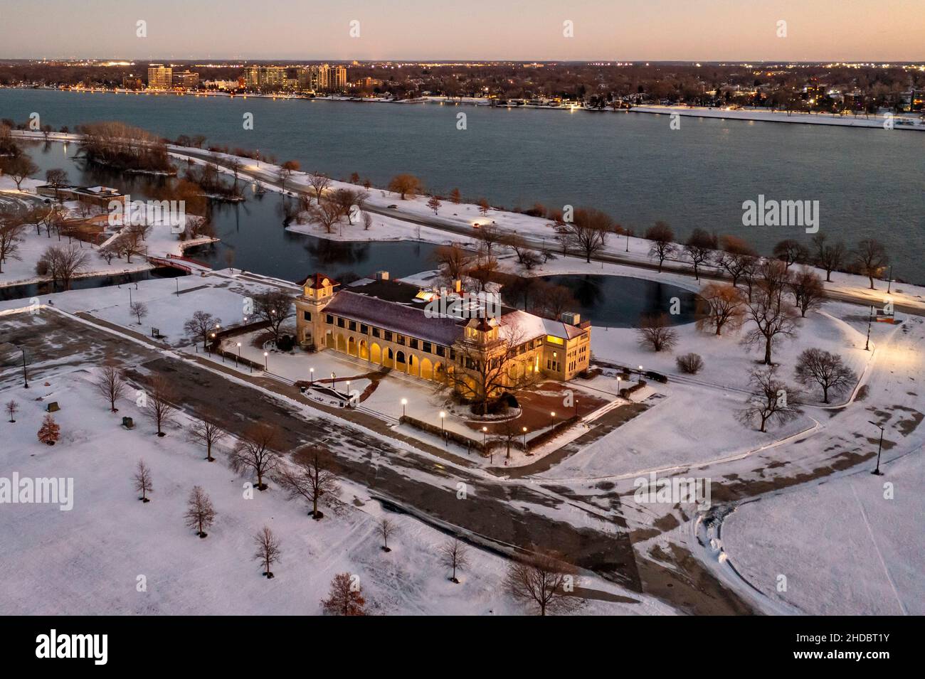 Detroit, Michigan - das Belle Isle Casino, ein beliebter Veranstaltungsort (kein Spielcasino) auf einem Inselpark im Detroit River. Stockfoto