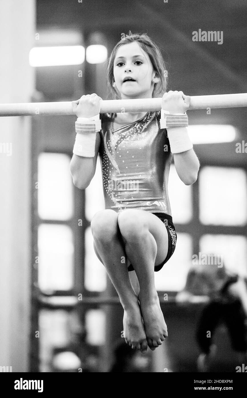 Kindertraining im Fitnessstudio Stockfoto