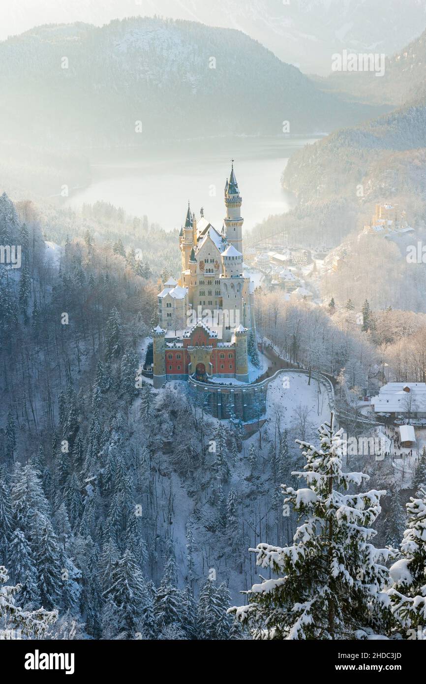 Schloss Neuschwanstein – Whispers Of Winter's Fantasy – 1000 Teile Puzzle Für Erwachsene, Vintage-Reiseplakat Schloss Neuschwanstein – Whispers Of Winter's Fantasy – 1000 Teile Puzzle Für Erwachsene, Vintage-Reiseplakat