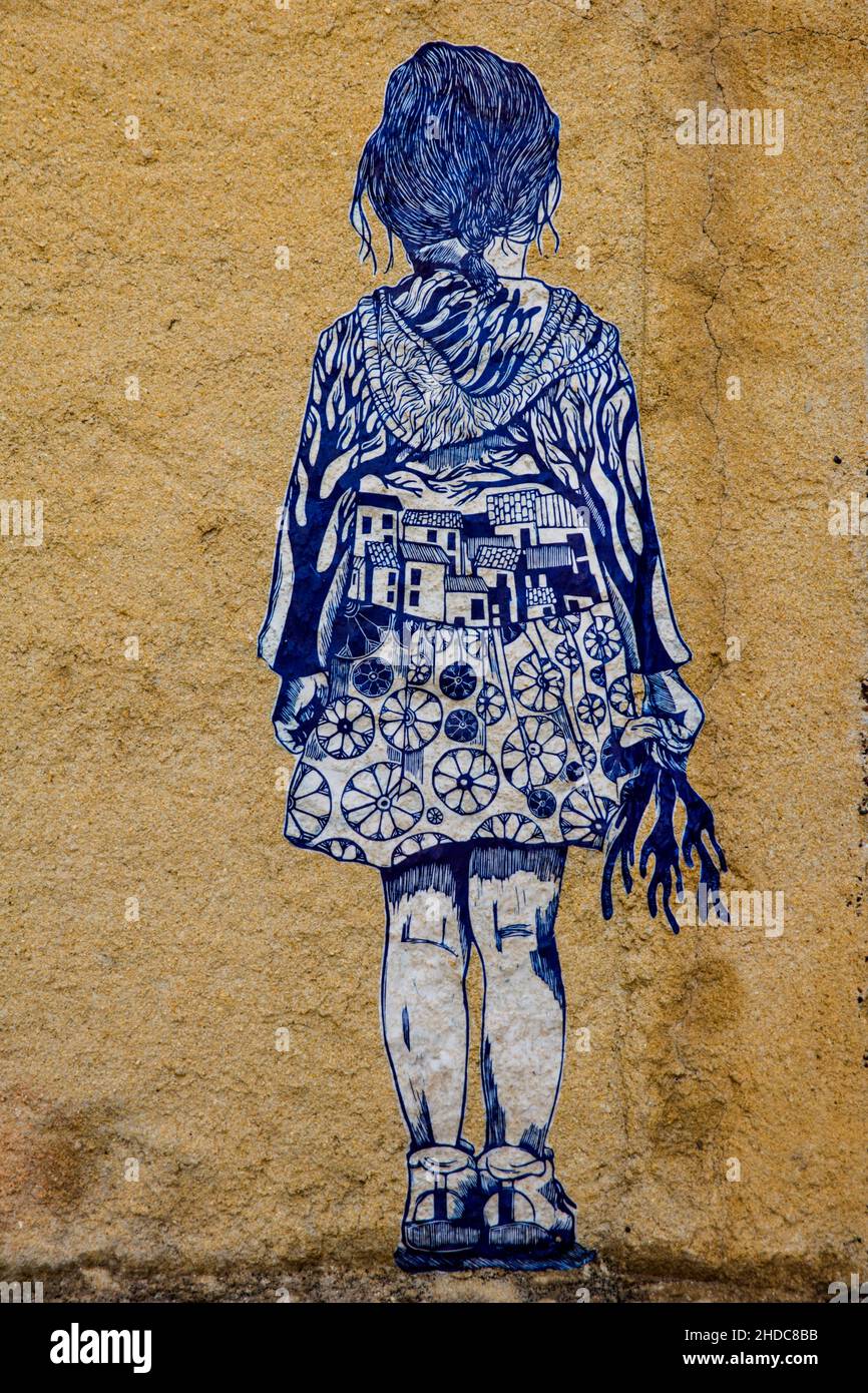 Kinderbilder an den Wänden der Gassen, Zitadelle, Oberstadt, Calvi, Korsika, Calvi, Korsika, Frankreich Stockfoto