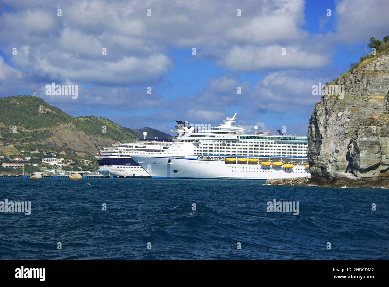 Karibik; Franzoesiche Antillen; Sint Maarten; Saint-Martin;  Kreuzfahrtschiff Stockfoto